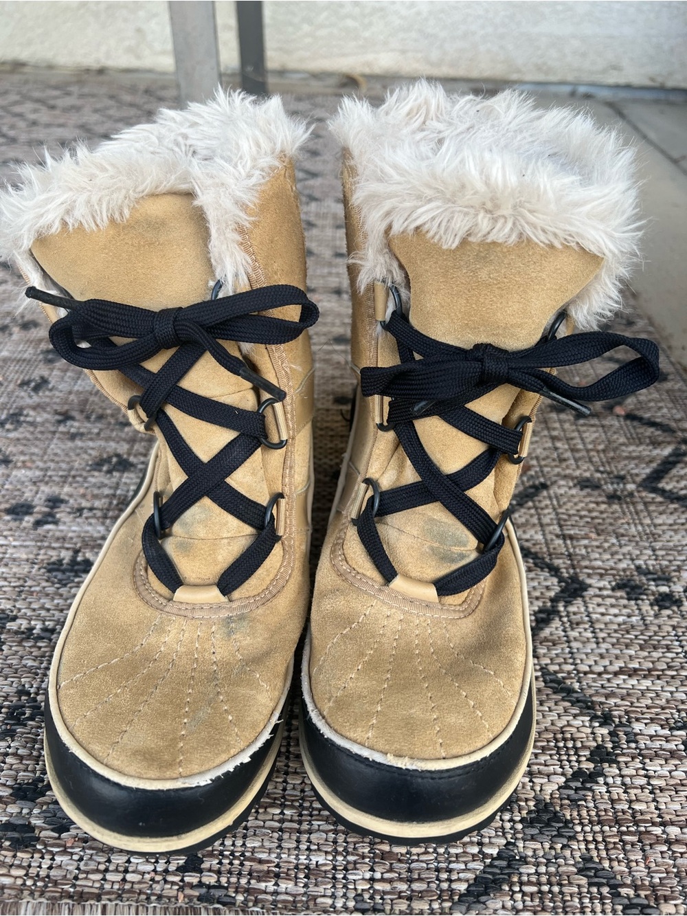 Sorel women's Faux Fur Lined Tan Winter Boots- size 8.5